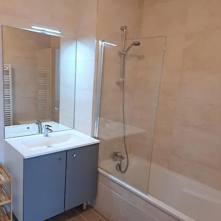 Iconic 343 , Superbe T2 Climatise, Wifi, Parking, Terrasse 18m2 آجد