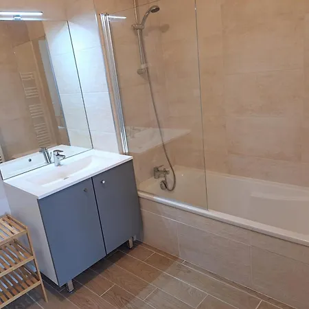 Iconic 343 , Superbe T2 Climatise, Wifi, Parking, Terrasse 18m2