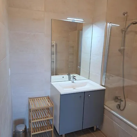 شقة Iconic 343 , Superbe T2 Climatise, Wifi, Parking, Terrasse 18m2 *