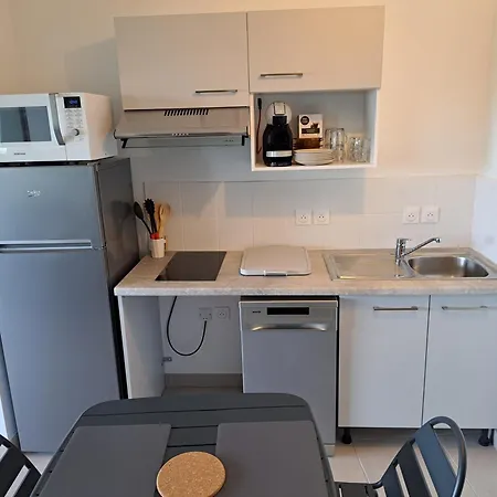 Iconic 343 , Superbe T2 Climatise, Wifi, Parking, Terrasse 18m2 아파트 *