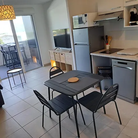 Iconic 343 , Superbe T2 Climatise, Wifi, Parking, Terrasse 18m2 * 아그