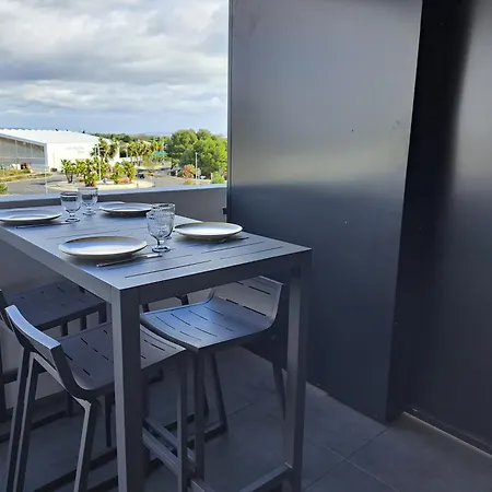 Iconic 343 , Superbe T2 Climatise, Wifi, Parking, Terrasse 18m2 아파트