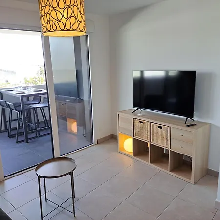 Iconic 343 , Superbe T2 Climatise, Wifi, Parking, Terrasse 18m2 아파트 *