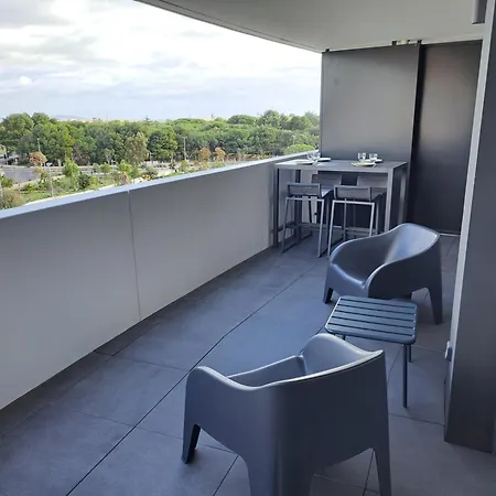 Iconic 343 , Superbe T2 Climatise, Wifi, Parking, Terrasse 18m2 아파트 *