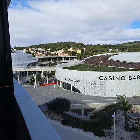 Iconic 343 , Superbe T2 Climatise, Wifi, Parking, Terrasse 18m2 *