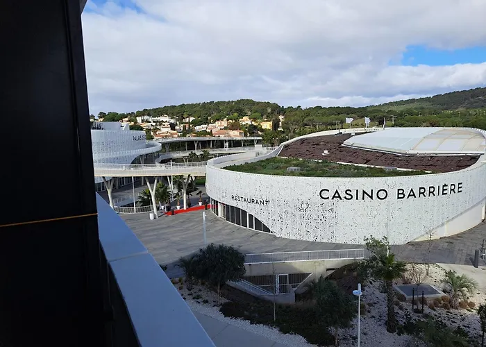 De Standing, 4 Pers, Clim, Parking, Iconic *